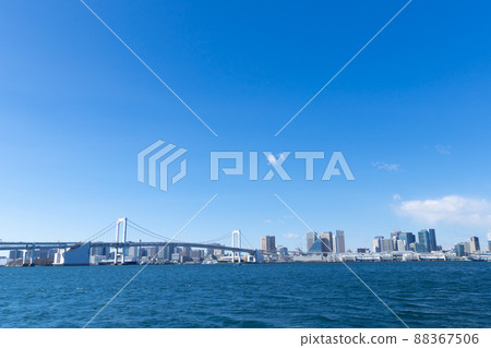 Tokyo 2022 Rainbow Bridge and blue sky 88367506