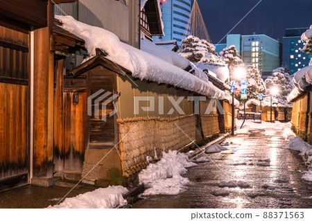 《石川縣》長町武士住宅遺址雪妝,金澤冬季 《石川縣》長町武士住宅遺址雪妝,金澤冬季 88371563
