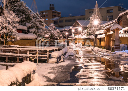 《石川縣》長町武士住宅遺址雪妝，金澤冬季 88371571