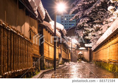 《石川縣》長町武士住宅遺址雪妝,金澤冬季 《石川縣》長町武士住宅遺址雪妝,金澤冬季 88371584