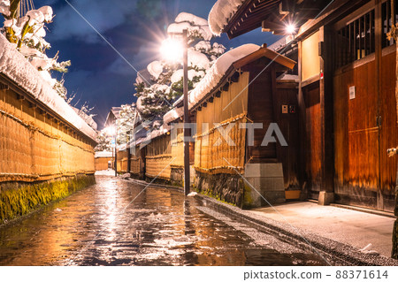 《Ishikawa Prefecture》 Nagamachi Samurai Residence Ruins of Snow Makeup, Kanazawa in Winter 《Ishikawa Prefecture》 Nagamachi Samurai Residence Ruins of Snow Makeup, Kanazawa in Winter 88371614