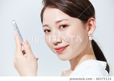 Business casual young woman Business casual young woman 88375114