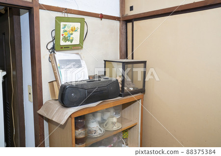 凌亂的房間（整理文物） 88375384