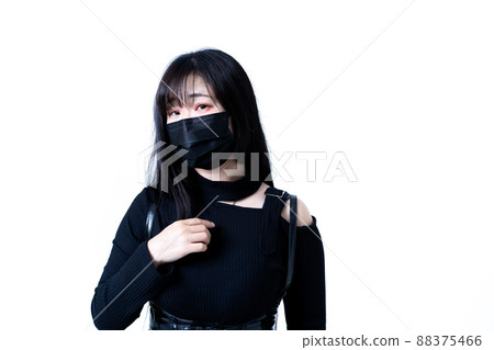 Women masked Women masked 88375466