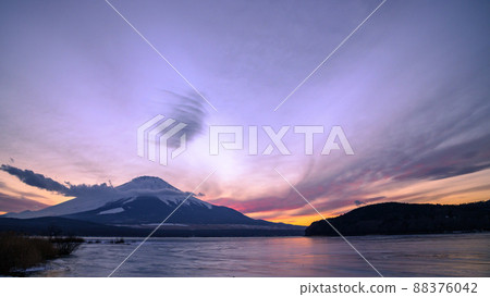 (Yamanashi Prefecture) Dusk sky and silhouette of Mt. Fuji, Lake Yamanaka (Yamanashi Prefecture) Dusk sky and silhouette of Mt. Fuji, Lake Yamanaka 88376042