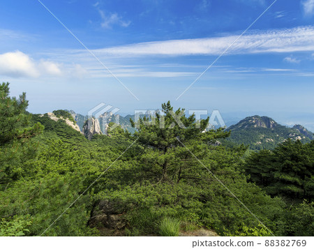 Huangshan (Yellow Mountains), China 88382769