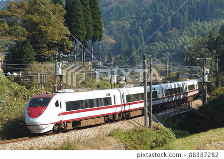 Hokuriku Main Line Ishido-Kurikara Hokuetsu Express 681 series N01 + N11 formation Hakutaka Hokuriku Main Line Ishido-Kurikara Hokuetsu Express 681 series N01 + N11 formation Hakutaka 88387282
