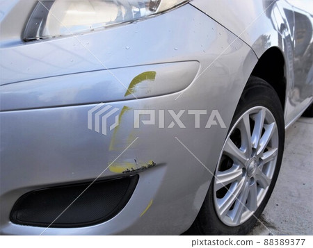 Scratches on the body of the car 88389377