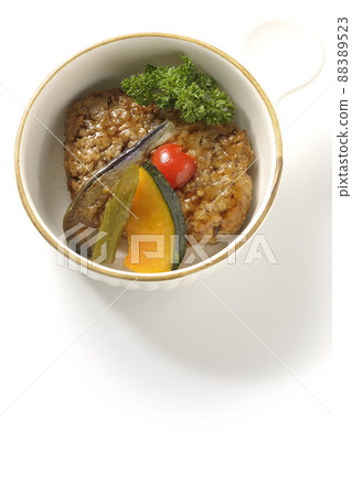 Coarse hamburger steak with stewed vegetables and parsley (white background) Coarse hamburger steak with stewed vegetables and parsley (white background) 88389523