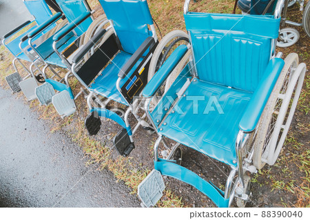 輪椅排隊 88390040