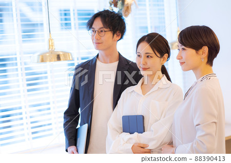 3個上班族 88390413