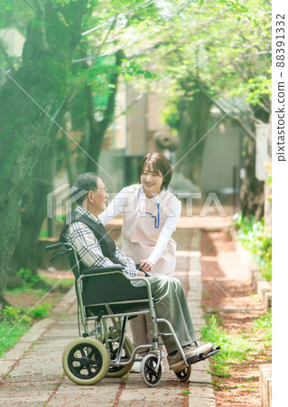 Wheelchair long-term care fresh green senior Wheelchair long-term care fresh green senior 88391332