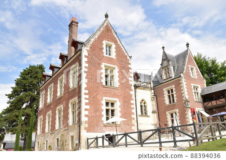 法國盧瓦爾省昂布瓦茲的 Clos Lucé 城堡外景 法國盧瓦爾省昂布瓦茲的 Clos Lucé 城堡外景 88394036