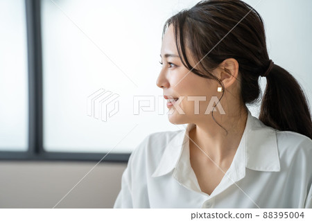 Female business portrait 88395004