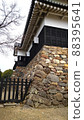 The stone wall of Inuyama Castle seen from below 88395641
