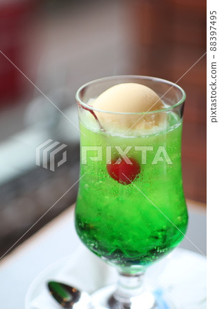 Cream soda to drink at a pure coffee shop 88397495