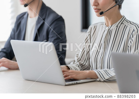 Operator sales headset at hand 88398203