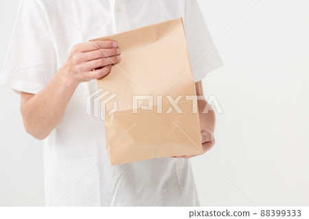 中間人送餐手紙袋 88399333