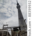 從東京晴空塔站看到的東京晴空塔和雲彩 88399932