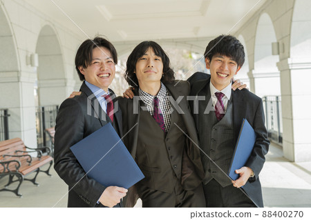 Graduation Ceremony Male college student who seems to be good friends Graduation Ceremony Male college student who seems to be good friends 88400270