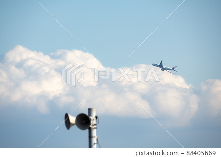 Scenery of passenger plane takeoff at Haneda Airport 88405669
