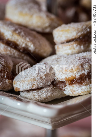 Vanilice, Serbian bite-sized small Vanilla cookies Vanilice, Serbian bite-sized small Vanilla cookies 88406732