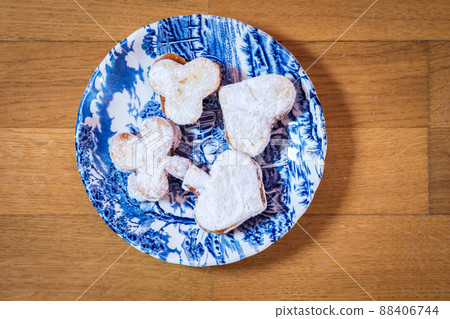 Vanilice, Serbian bite-sized small Vanilla cookies Vanilice, Serbian bite-sized small Vanilla cookies 88406744