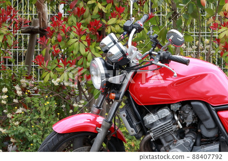 紅色摩托車形象 88407792