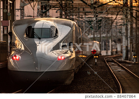 the tokaido shinkansen line, sanyo bullet train, bullet train 88407864