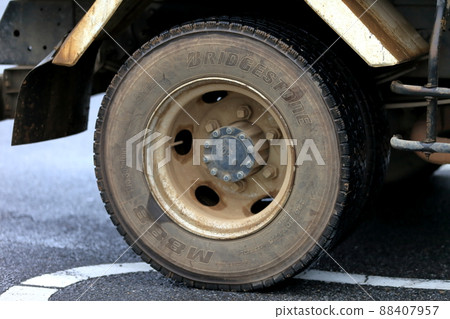 卡車車輪圖像 88407957