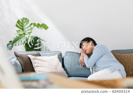 高級女人累了打盹 高級女人累了打盹 88409324