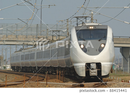 Hokuriku Main Line Kaga-Kasama-Mikawa JR West 683 series T25 + T34 + W12 formation (Kanazawa) Thunderbird 88415441
