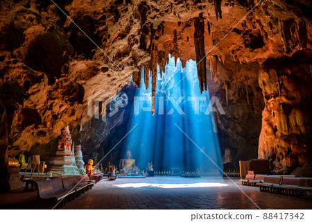 Khao Luang cave with sunbeam at daytime in Phetchaburi, Thailand 88417342