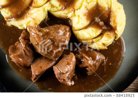 Stewed turkey meat. 88418925