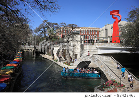 The bustle of Riverwalk, a famous tourist destination in San Antonio, Texas 88422465
