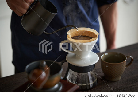 煮咖啡的男人 88424360