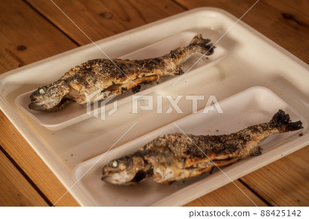 Salt-grilled rainbow trout Salt-grilled rainbow trout 88425142