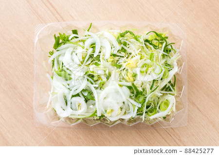 混合的沙拉 88425277