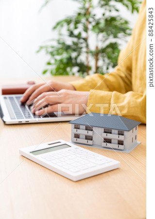 Residential and female Residential and female 88425843