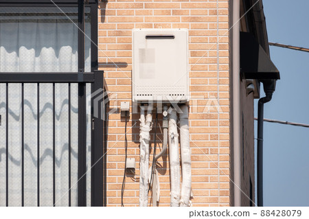 Deteriorated water heater 88428079