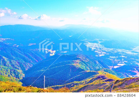 Scenery of Mt. Ibuki and the summit 88428604