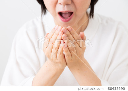 聞到口臭的女人 聞到口臭的女人 88432690