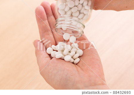 Drugs tablets 88432693