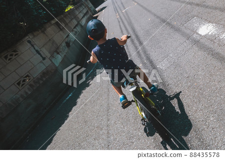 elementary student, primary school child, primary school student 88435578