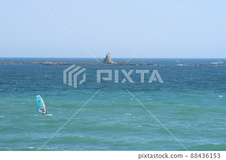 Spring Shonan Beach Chigasaki Beach, Uba Rock and Board Sailor Spring Shonan Beach Chigasaki Beach, Uba Rock and Board Sailor 88436153