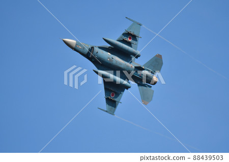 Mobile flight of F-2 fighter 88439503
