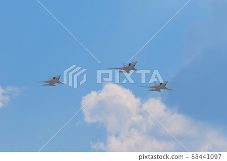 俄羅斯空軍圖波列夫Tu-22M3逆火C編隊飛行 俄羅斯空軍圖波列夫Tu-22M3逆火C編隊飛行 88441097
