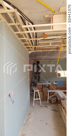 木匠。日常木匠。建築工地。室內。木工。木材 木匠。日常木匠。建築工地。室內。木工。木材 88441976