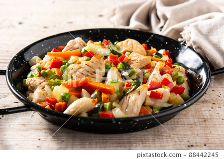 Chicken stir fry and vegetables 88442245