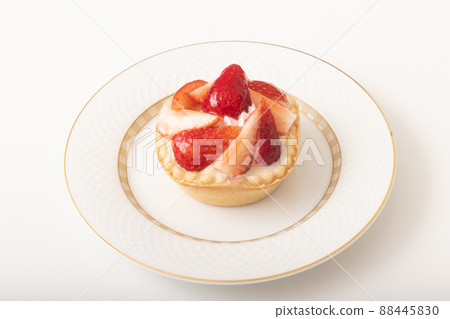 Small strawberry tart Small strawberry tart 88445830
